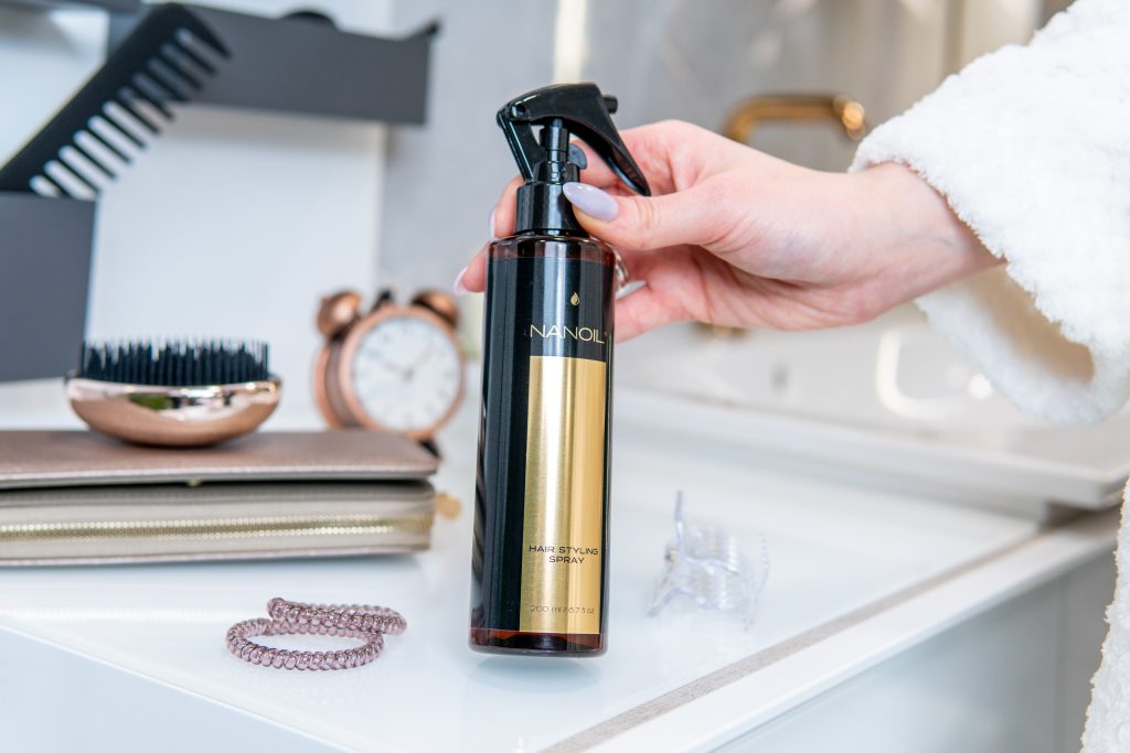 nanoil spray per migliorare la gestibilità dei capelli
