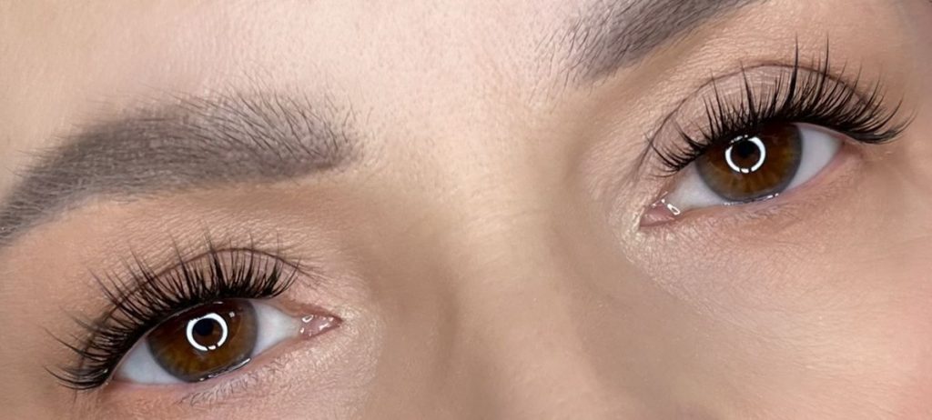 Estensioni ciglia fai da te: i migliori set